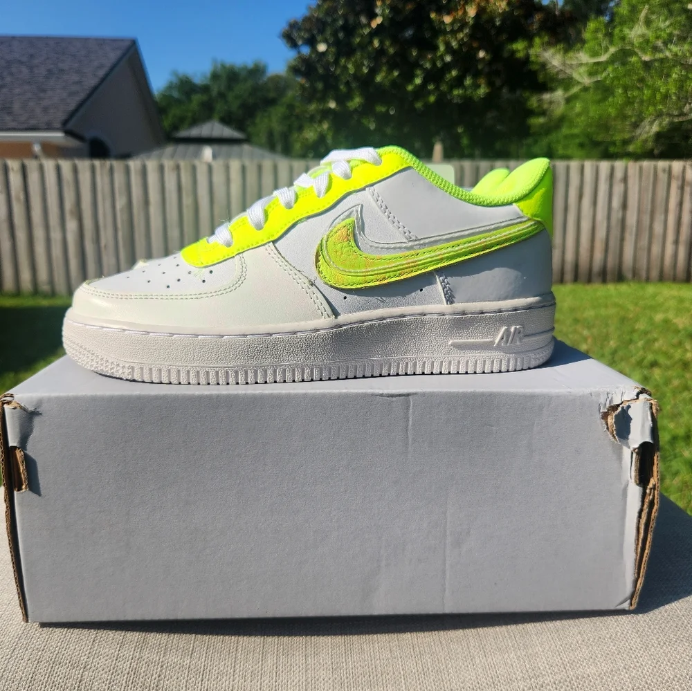Nike Air Force 1 Low LV8 GS White Volt White DV1680 100 kids size 4y